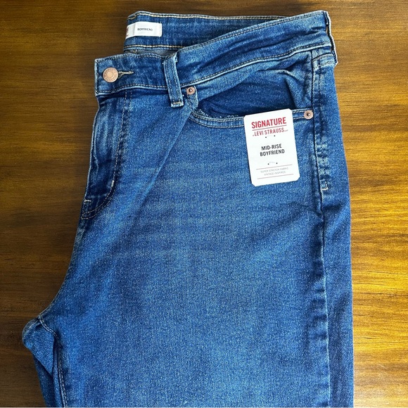 Signature By Levi Strauss Women's Mid-rise Stretch Boyfriend Size 18 W34 - Picture 2 of 9